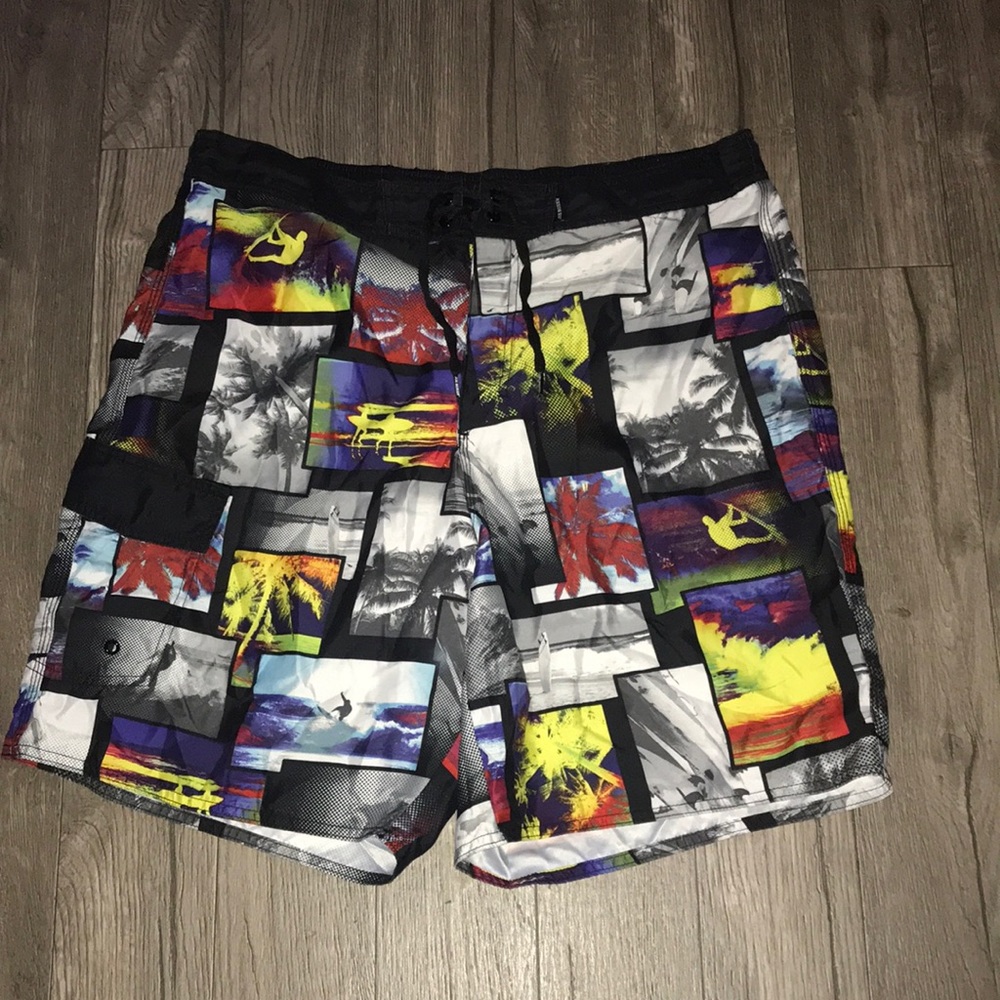 JOE BOXER, men’s swim colorful shorts.size Large
